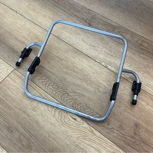 EUC Bob Chicco Keyfit single stroller adapter